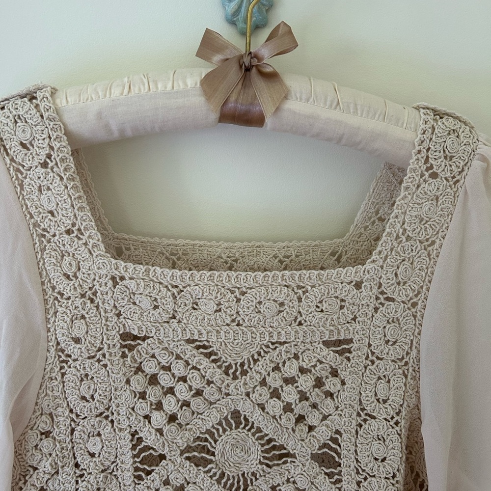 Crochet Boho-Inspired Puff Sleeve Blouse
Size: Small
EUC - Picture 3 of 11